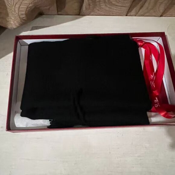 Loro Piana cashmere wrap - Picture 2 of 8